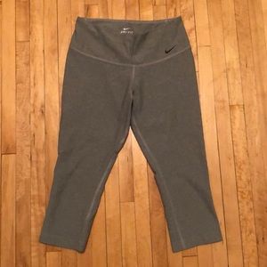 Gray Dri-fit Nike cropped leggings